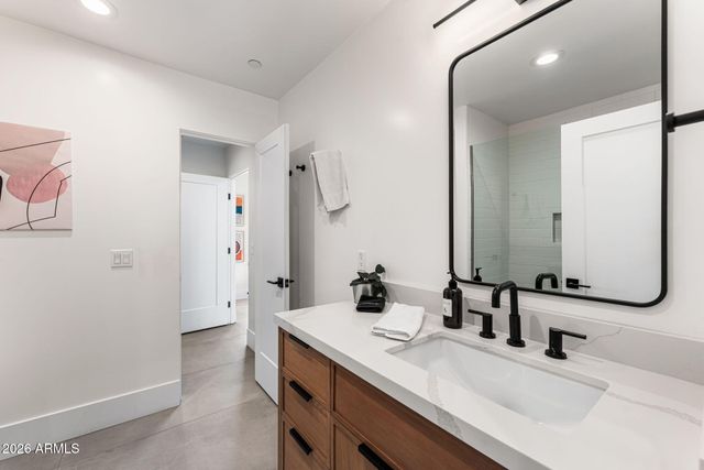 8621 E INDIAN BEND Road, Scottsdale, AZ 85250