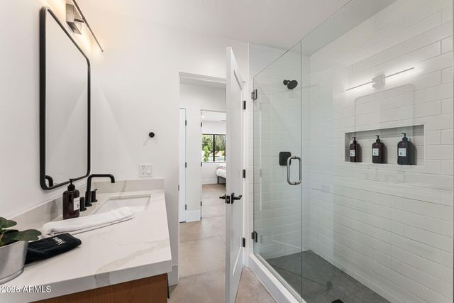 8621 E INDIAN BEND Road, Scottsdale, AZ 85250