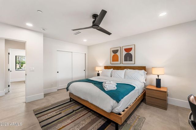 8621 E INDIAN BEND Road, Scottsdale, AZ 85250