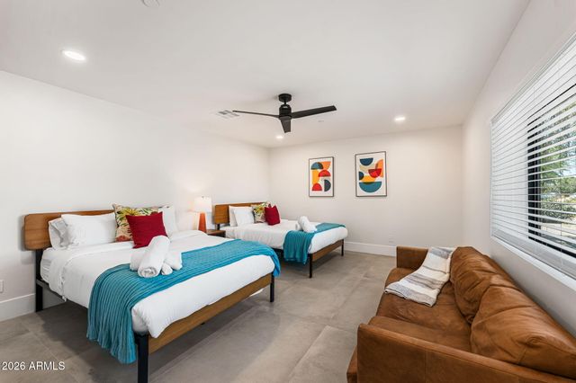 8621 E INDIAN BEND Road, Scottsdale, AZ 85250