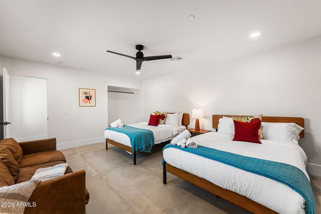 8621 E INDIAN BEND Road, Scottsdale, AZ 85250