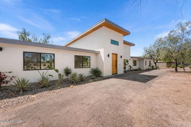 8621 E INDIAN BEND Road, Scottsdale, AZ 85250
