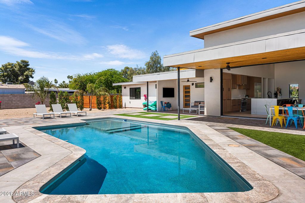 Image 51 of property listing at 8621 E INDIAN BEND Road, Scottsdale, AZ 85250