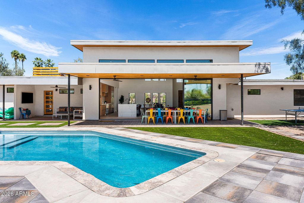 Image 52 of property listing at 8621 E INDIAN BEND Road, Scottsdale, AZ 85250