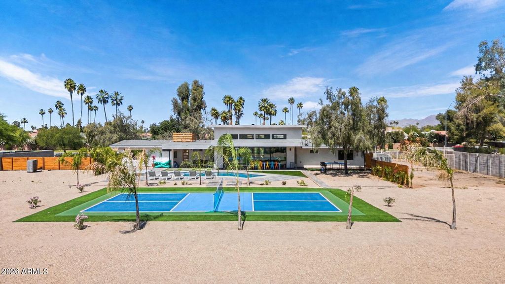 Image 57 of property listing at 8621 E INDIAN BEND Road, Scottsdale, AZ 85250