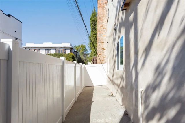 1375 N Mentor Avenue, Pasadena, CA 91104