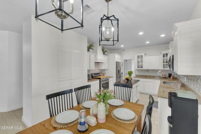 2085 PASEO DEL PRADO Drive, El Paso, TX 79936