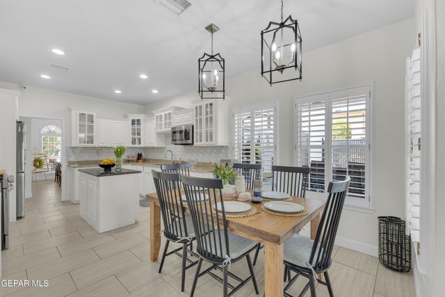 2085 PASEO DEL PRADO Drive, El Paso, TX 79936