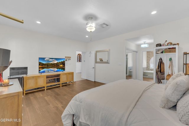 2085 PASEO DEL PRADO Drive, El Paso, TX 79936