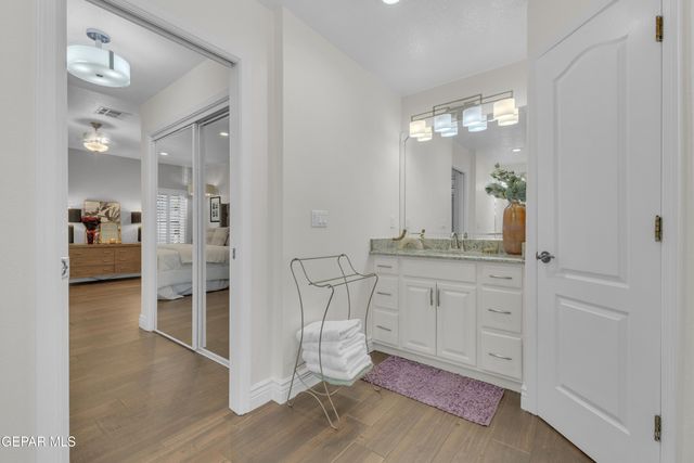 2085 PASEO DEL PRADO Drive, El Paso, TX 79936