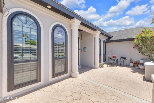 2085 PASEO DEL PRADO Drive, El Paso, TX 79936