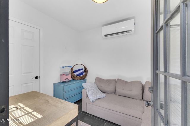 2085 PASEO DEL PRADO Drive, El Paso, TX 79936