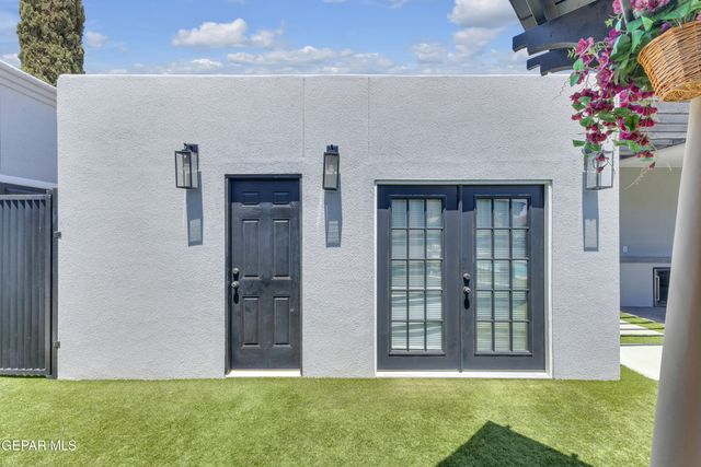 2085 PASEO DEL PRADO Drive, El Paso, TX 79936