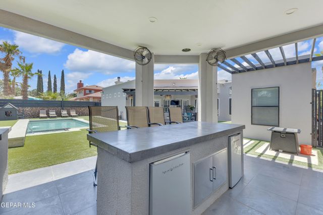 2085 PASEO DEL PRADO Drive, El Paso, TX 79936