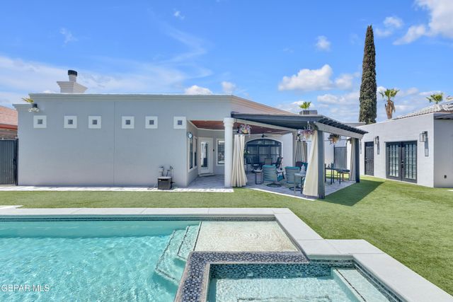 2085 PASEO DEL PRADO Drive, El Paso, TX 79936