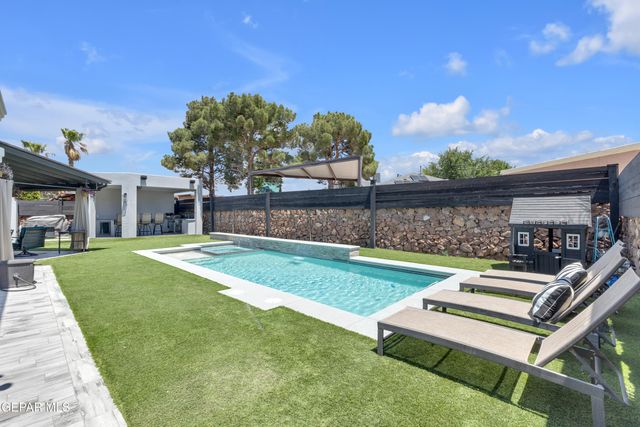 2085 PASEO DEL PRADO Drive, El Paso, TX 79936