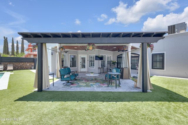 2085 PASEO DEL PRADO Drive, El Paso, TX 79936