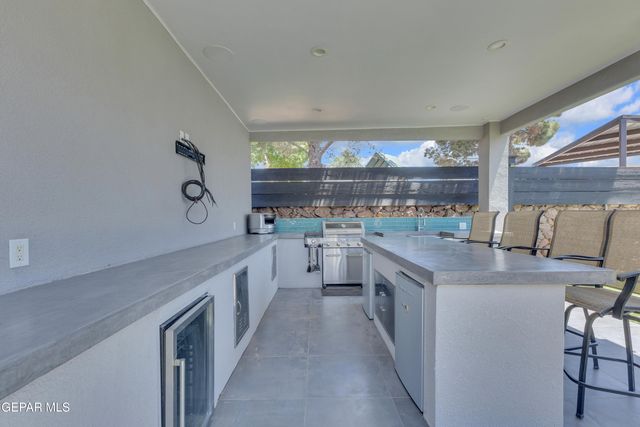 2085 PASEO DEL PRADO Drive, El Paso, TX 79936