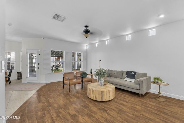 2085 PASEO DEL PRADO Drive, El Paso, TX 79936