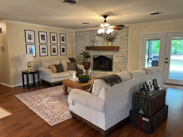 202 Piney Loop, Marshall, TX 75672