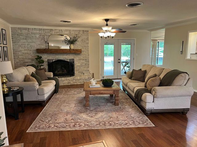 202 Piney Loop, Marshall, TX 75672