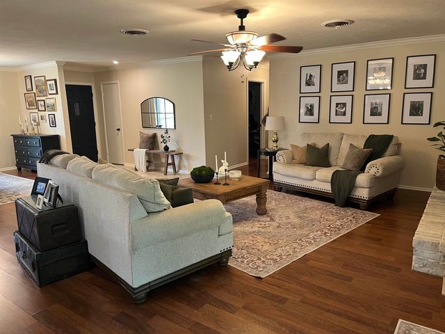 202 Piney Loop, Marshall, TX 75672