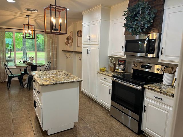 202 Piney Loop, Marshall, TX 75672