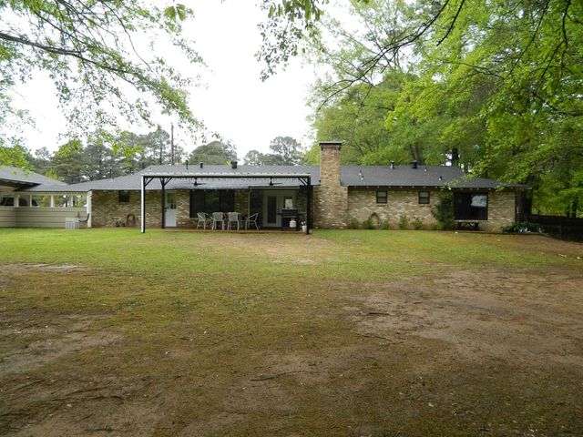 202 Piney Loop, Marshall, TX 75672