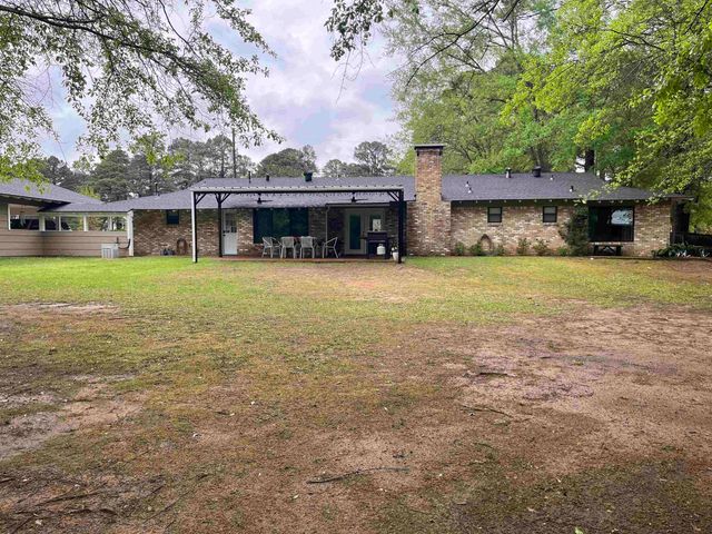 202 Piney Loop, Marshall, TX 75672