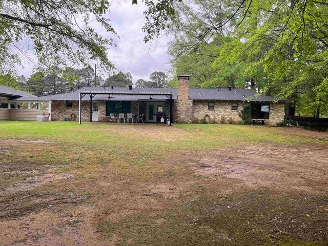 202 Piney Loop, Marshall, TX 75672