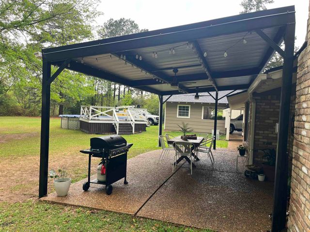 202 Piney Loop, Marshall, TX 75672