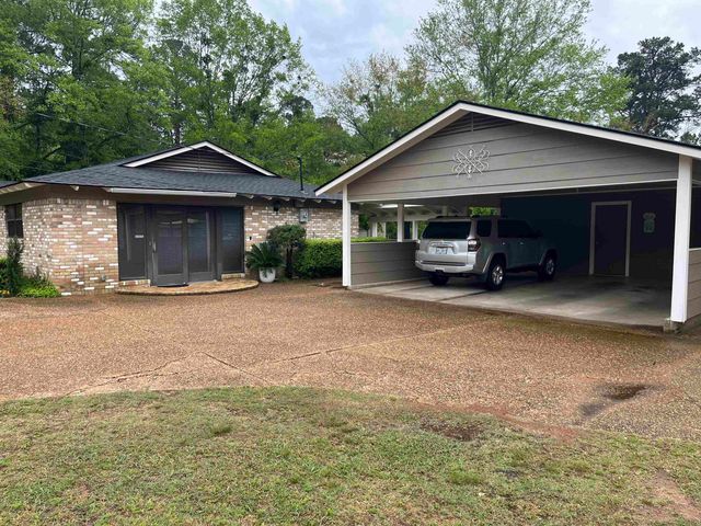 202 Piney Loop, Marshall, TX 75672