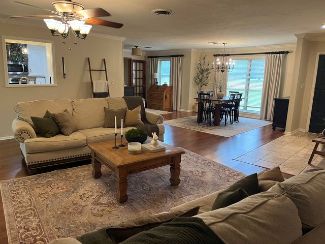 202 Piney Loop, Marshall, TX 75672