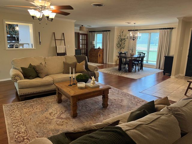 202 Piney Loop, Marshall, TX 75672