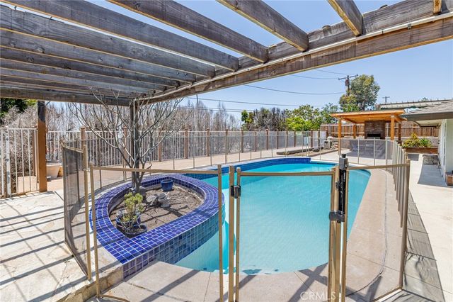 3860 Valley Lights Drive, Pasadena, CA 91107
