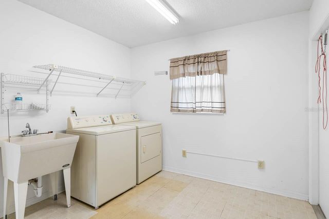 656 FORT DUQUESNA DRIVE, Sun City Center, FL 33573