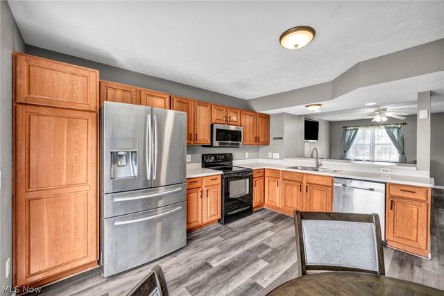 1086 Peach Boulevard, Willoughby, OH 44094