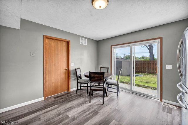 1086 Peach Boulevard, Willoughby, OH 44094