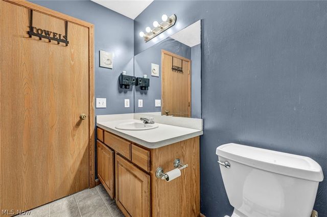 1086 Peach Boulevard, Willoughby, OH 44094