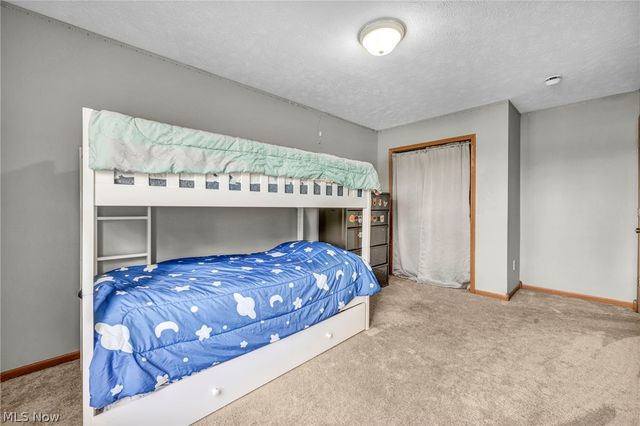 1086 Peach Boulevard, Willoughby, OH 44094