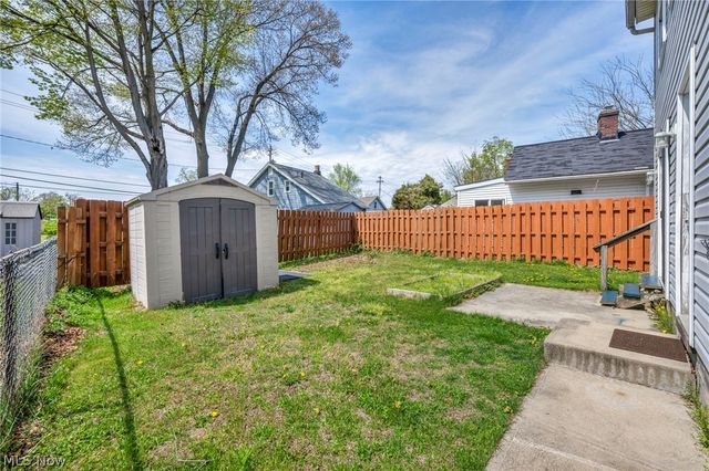 1086 Peach Boulevard, Willoughby, OH 44094