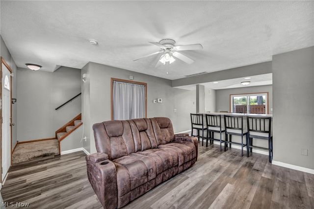 1086 Peach Boulevard, Willoughby, OH 44094