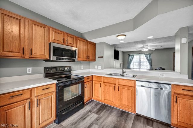 1086 Peach Boulevard, Willoughby, OH 44094