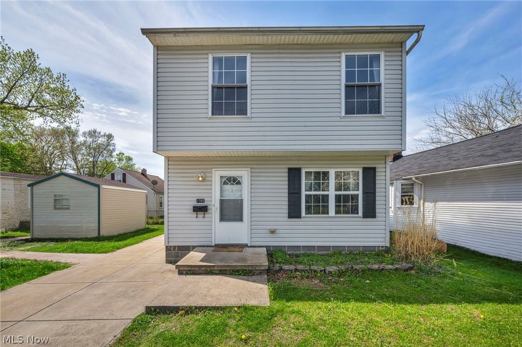 1086 Peach Boulevard, Willoughby, OH 44094