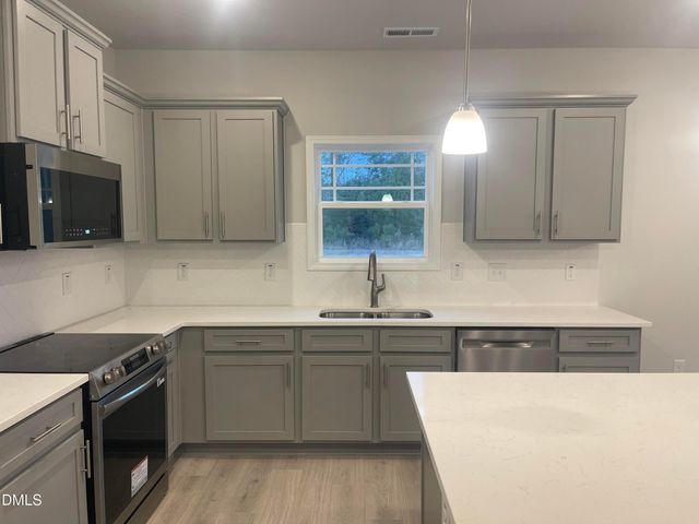193 Falls Of The Cape Drive, Lillington, NC 27546