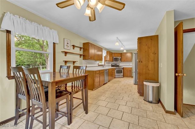 1065 Sunshine Court, Grafton, OH 44044