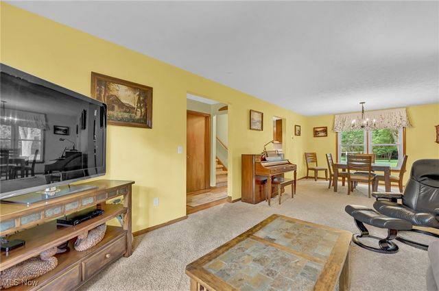 1065 Sunshine Court, Grafton, OH 44044