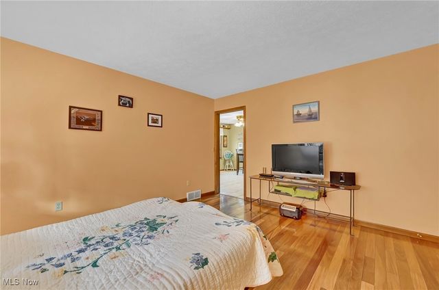 1065 Sunshine Court, Grafton, OH 44044