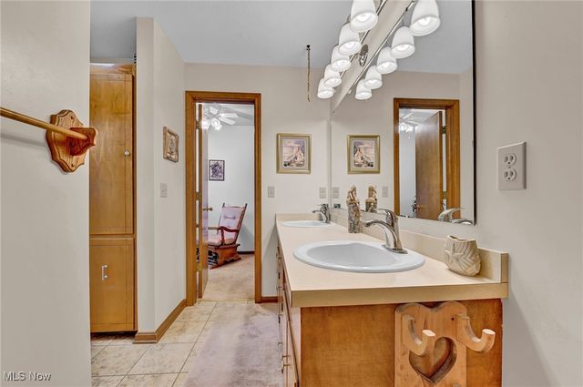 1065 Sunshine Court, Grafton, OH 44044