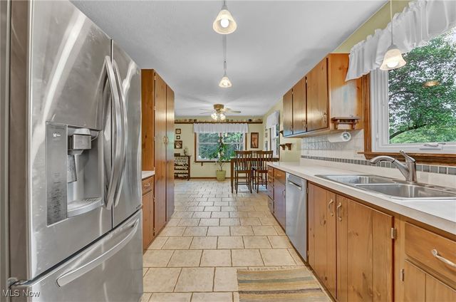 1065 Sunshine Court, Grafton, OH 44044